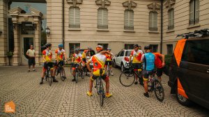 Getting ready for the ride in from of the luxury Hotel Terminus in Como